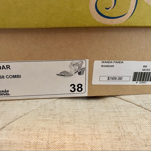 Dress up or dress down Moss Green Wanda Panda Leather Sandals - like new. - Picture 6 of 6